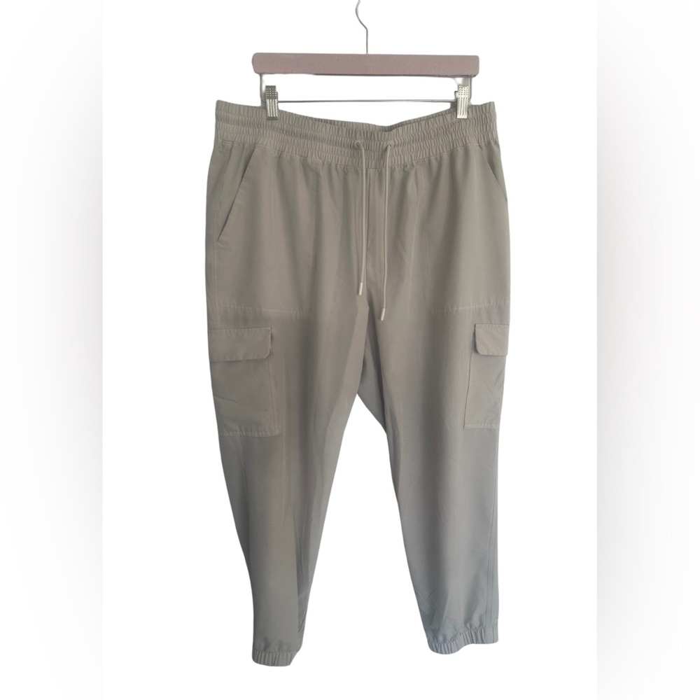 Old Navy Stretchflex Quick Dry Tan Joggers Size XL EUC